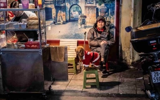 JAK NA SMLOUV&Aacute;N&Iacute; VE VIETNAMU?