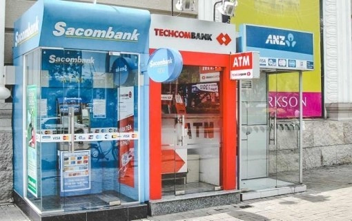 V&yacute;běr hotovosti z bankomatů ve Vietnamu