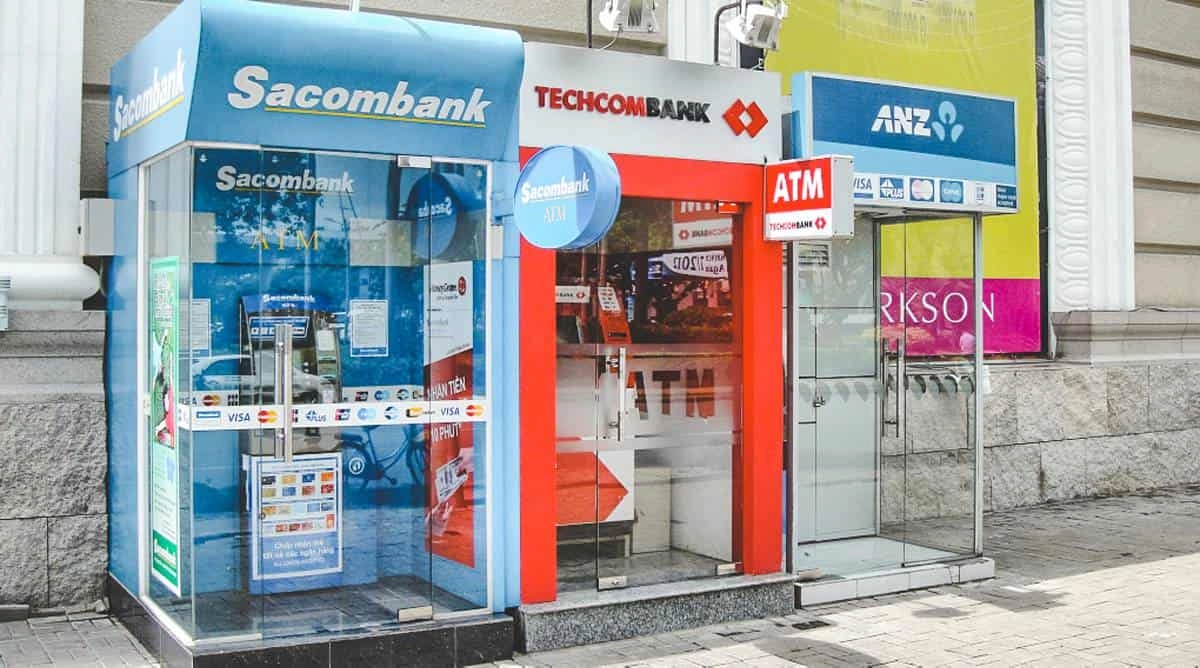 Vbr_hotovosti_z_bankomatu_ve_Vietnamu title Výběr hotovosti z bankomatů ve Vietnamu