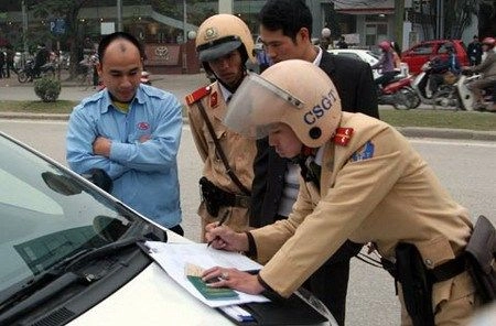 Dopravn&iacute; pokuty a penalizace ve Vietnamu